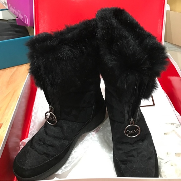 Coach Snow Boots - Picture 1 of 1